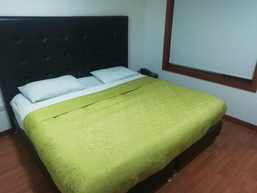 Embassy On Holidays Bogota Ngoại thất bức ảnh